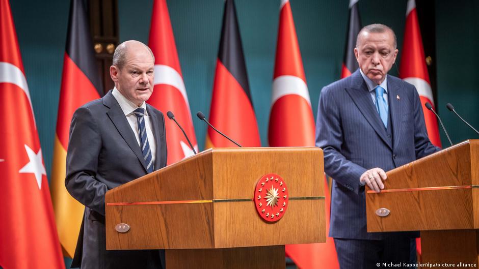 Alman hükümeti Türkiye siyasetini gözden mi geçirecek?
