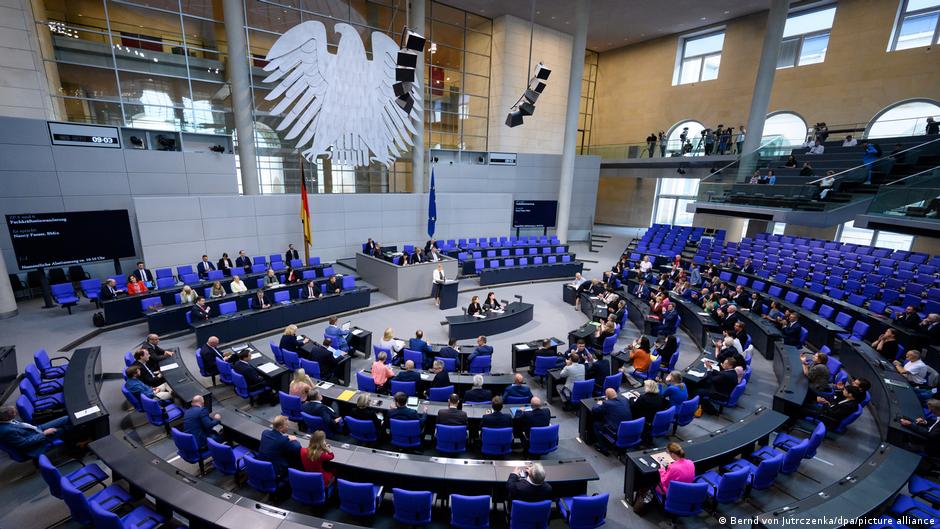 Almanya'da demokrasiye itimat azaldı