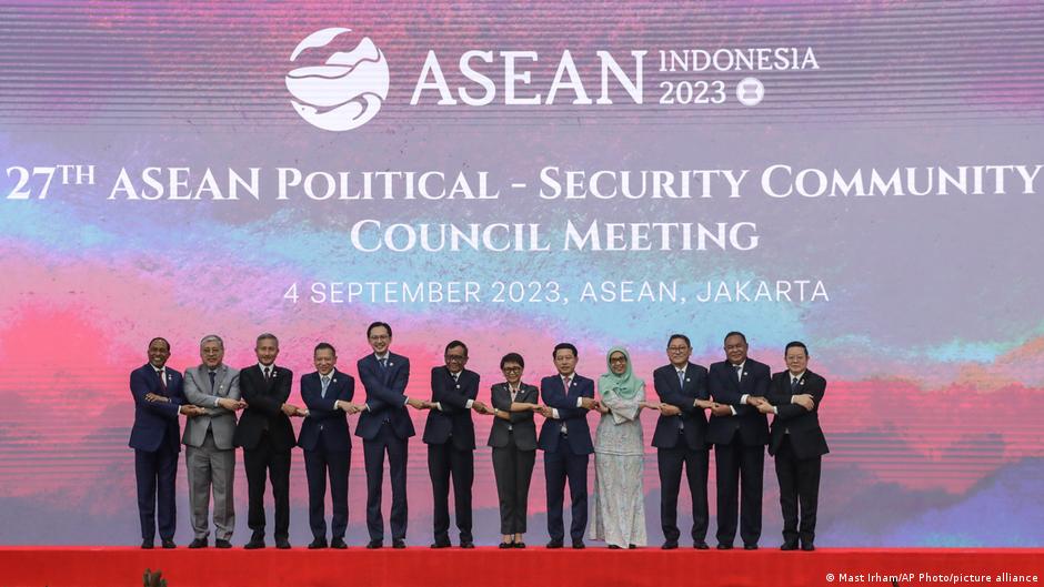 ASEAN doruğunda "büyük güçlere karşı bağımsızlık" vurgusu