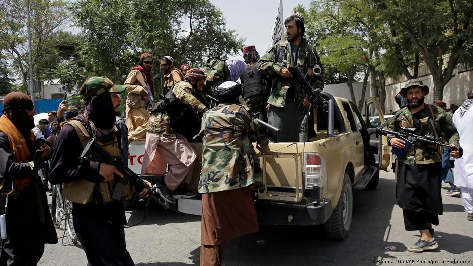 Baerbock'tan Taliban eleştirisi: Taş periyoduna yanlışsız bir adım