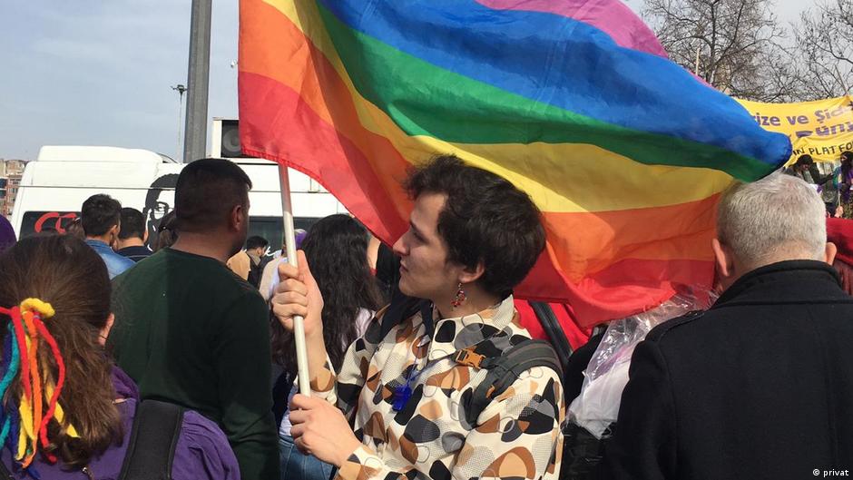 LGBTİ+ tersi hareket: Aileyi müdafaa ismi altında nefret cürmü