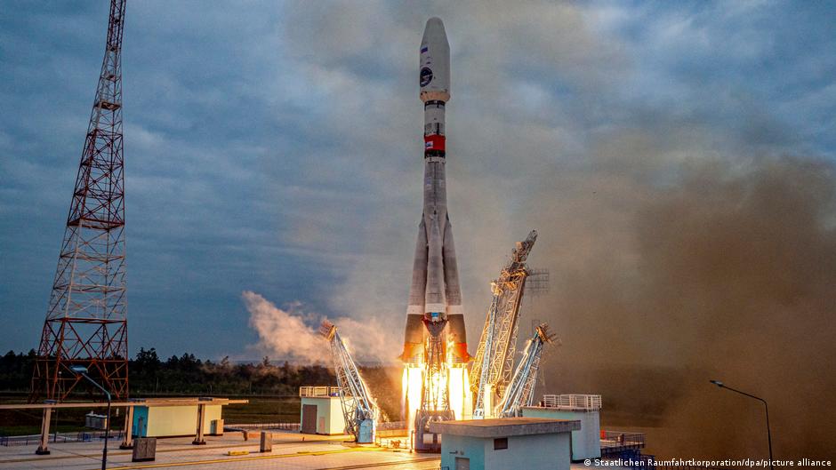 Rusya'nın uzay aracı Ay'a çakıldı