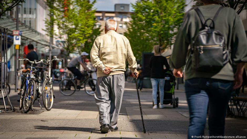 Emekli olan "misafir işçiler" yoksulluk riski altında